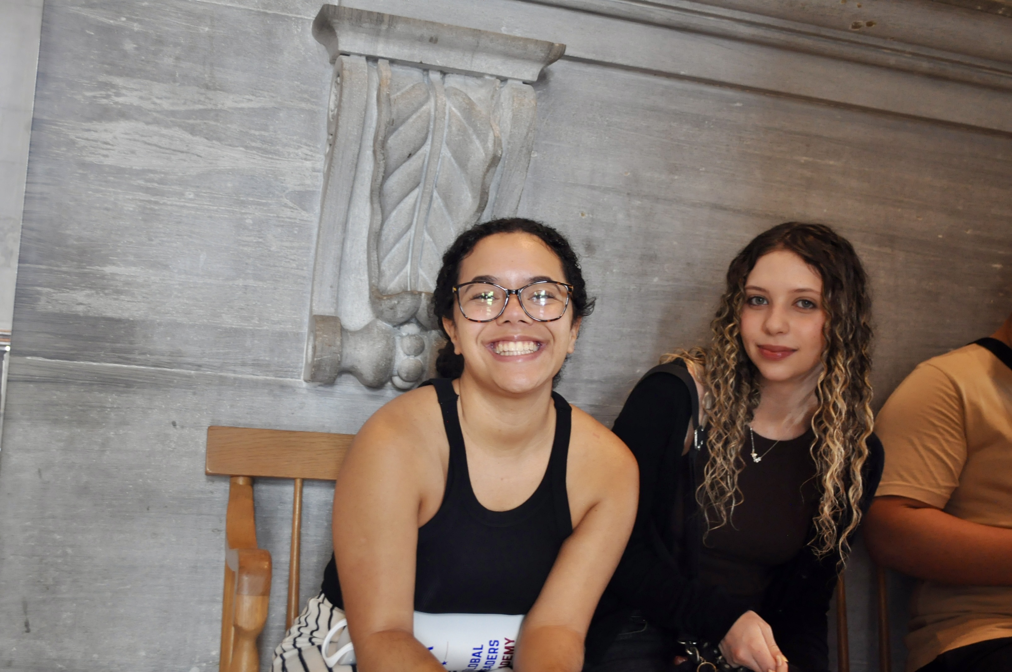 Becca e Ana, alunas da Hayek